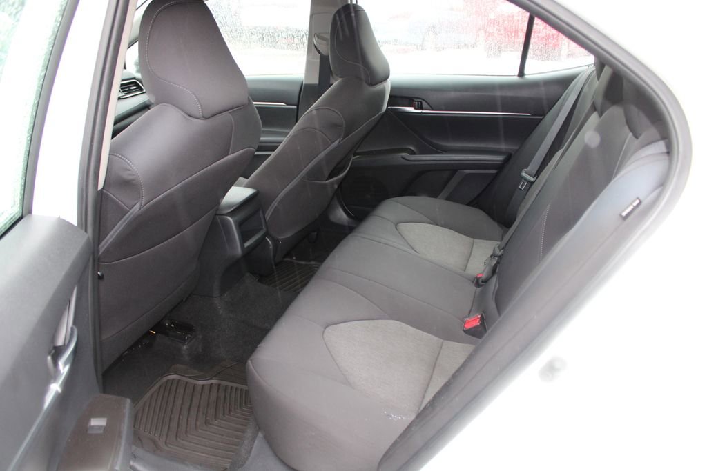 Used 2021 Toyota Camry LE image 17