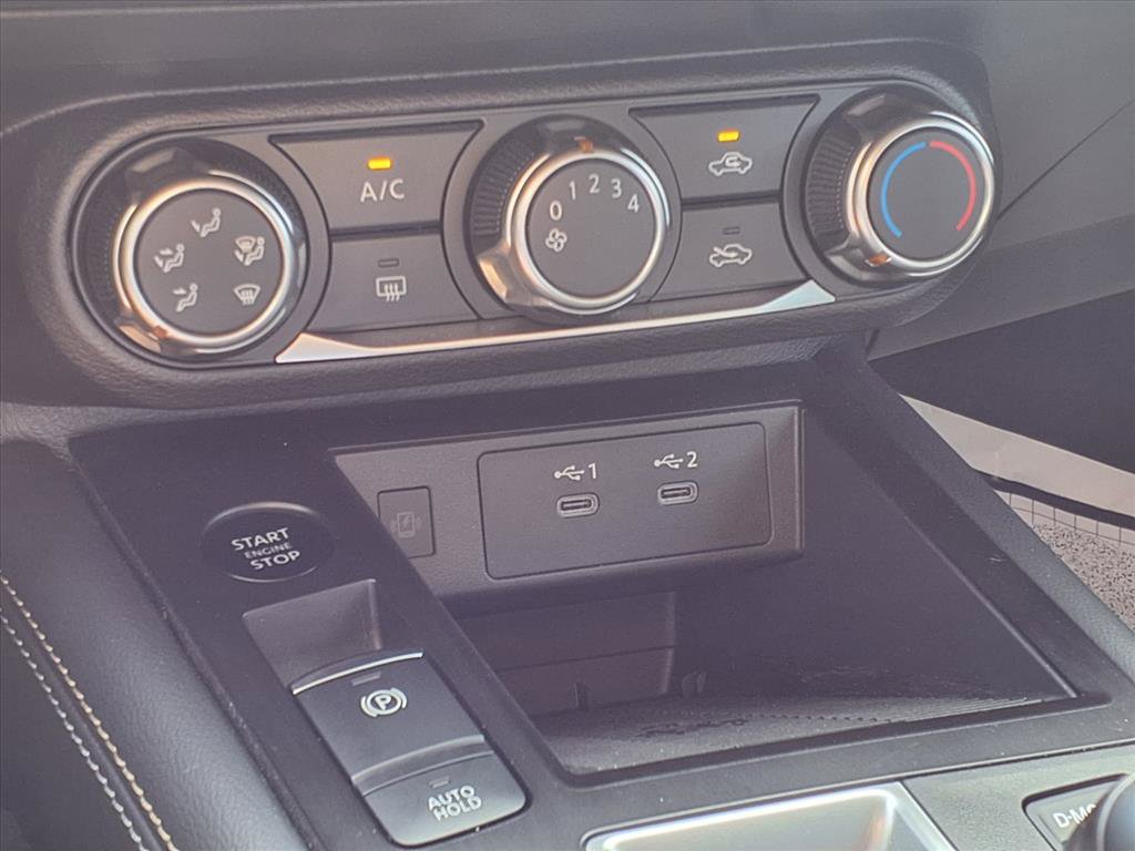 Certified 2025 Nissan Kicks SV AWD/4WD image 7