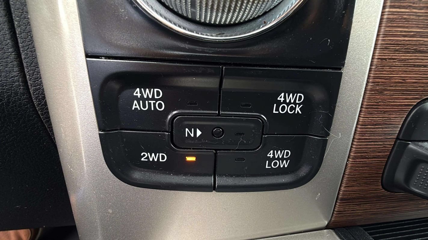 Used 2014 RAM 1500 Laramie AWD/4WD image 21