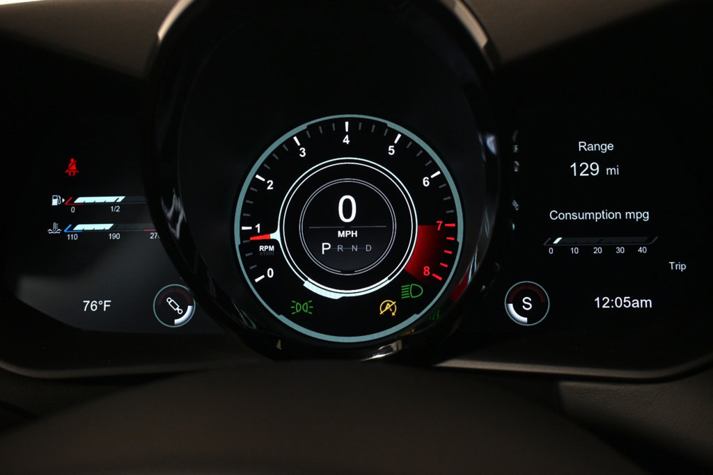Used 2020 Aston Martin V8 Vantage Coupe RWD image 27