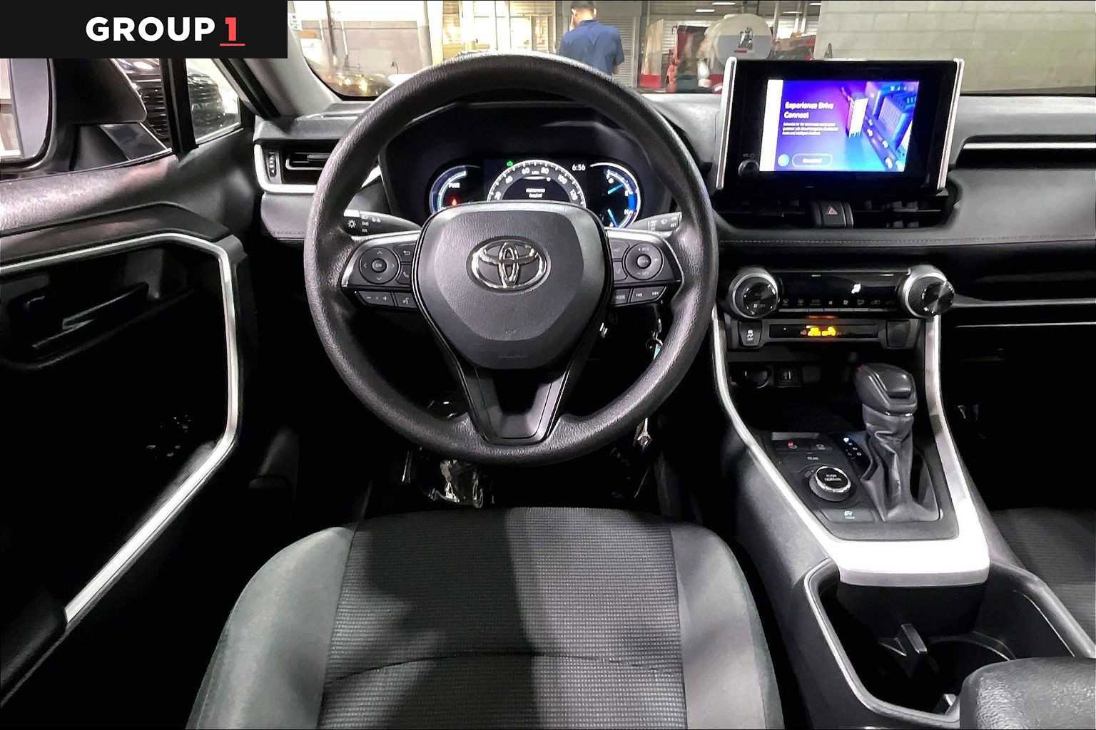 Used 2024 Toyota RAV4 LE AWD/4WD image 6