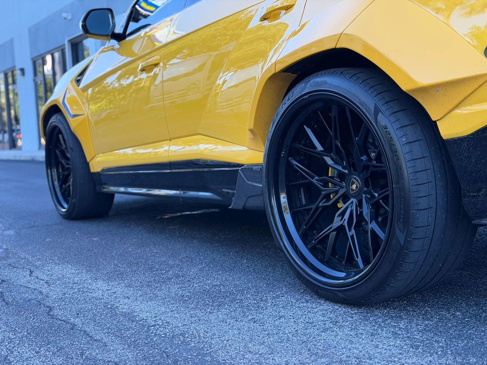 Used 2021 Lamborghini Urus AWD/4WD image 9