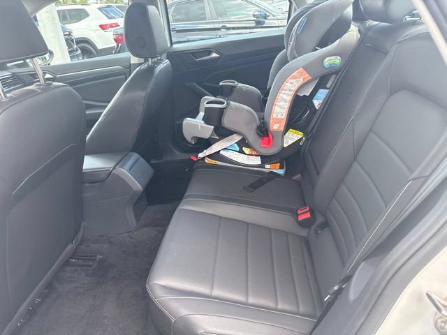 Certified 2024 Volkswagen Jetta SE w/ Panoramic Sunroof Package FWD image 5