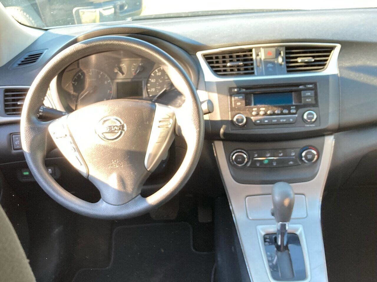 Used 2015 Nissan Sentra S image 7