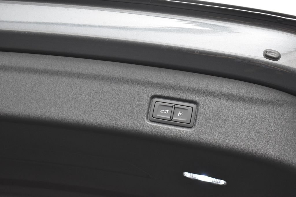 New 2027 Audi SQ6 e-tron Premium Plus AWD/4WD image 17