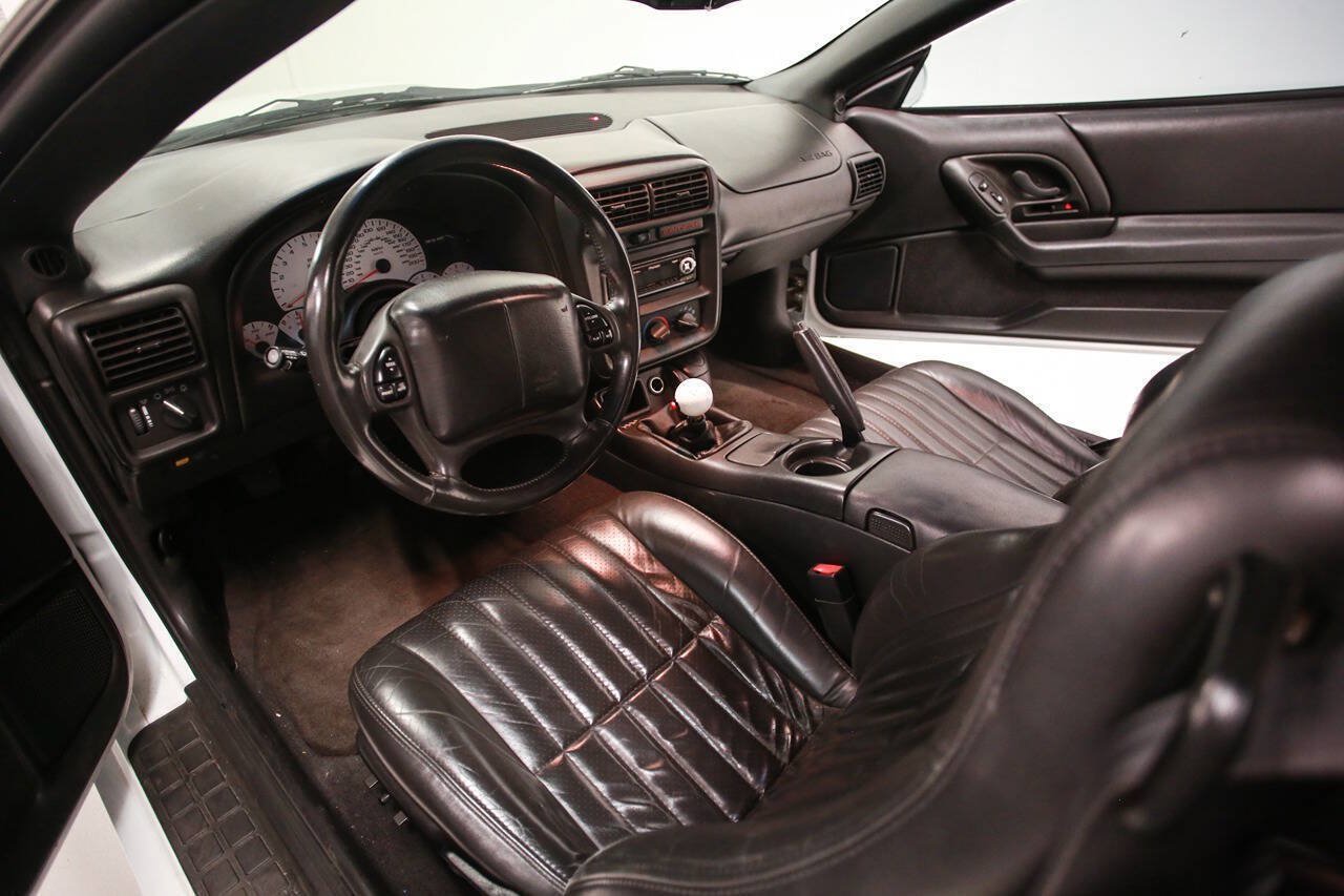 Used 2000 Chevrolet Camaro Z28 w/ SS Performance/Appearance Pkg RWD image 14