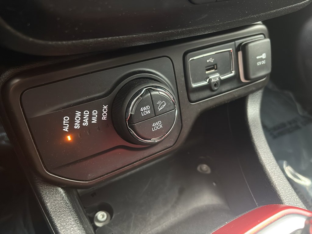 Used 2019 Jeep Renegade Trailhawk w/ LED Lighting Group AWD/4WD image 12