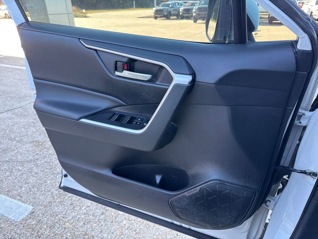 Used 2023 Toyota RAV4 XLE image 21