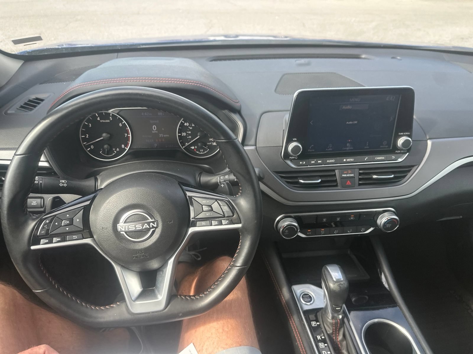 Used 2025 Nissan Altima 2.5 SR FWD image 16