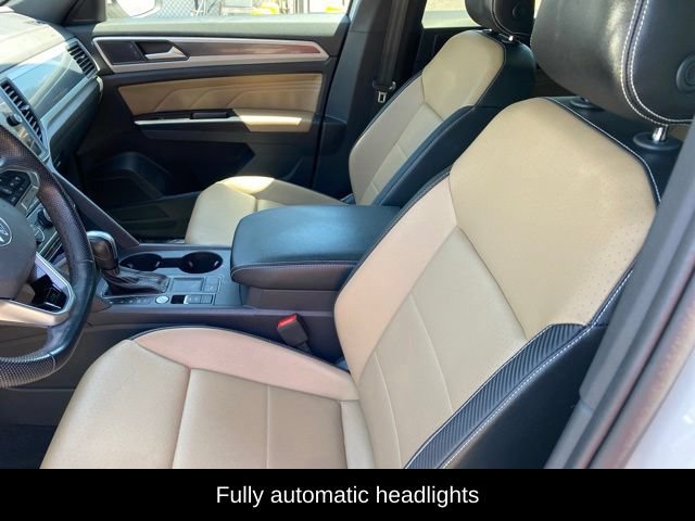 Used 2021 Volkswagen Atlas Cross Sport SE w/ Panoramic Sunroof Package FWD image 13