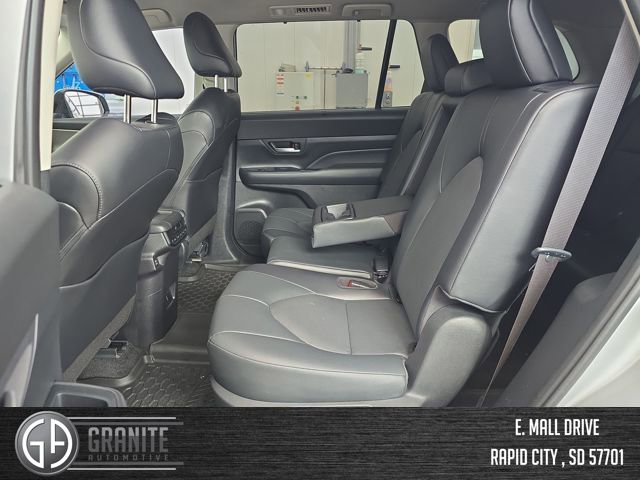 Used 2024 Toyota Grand Highlander XLE image 23