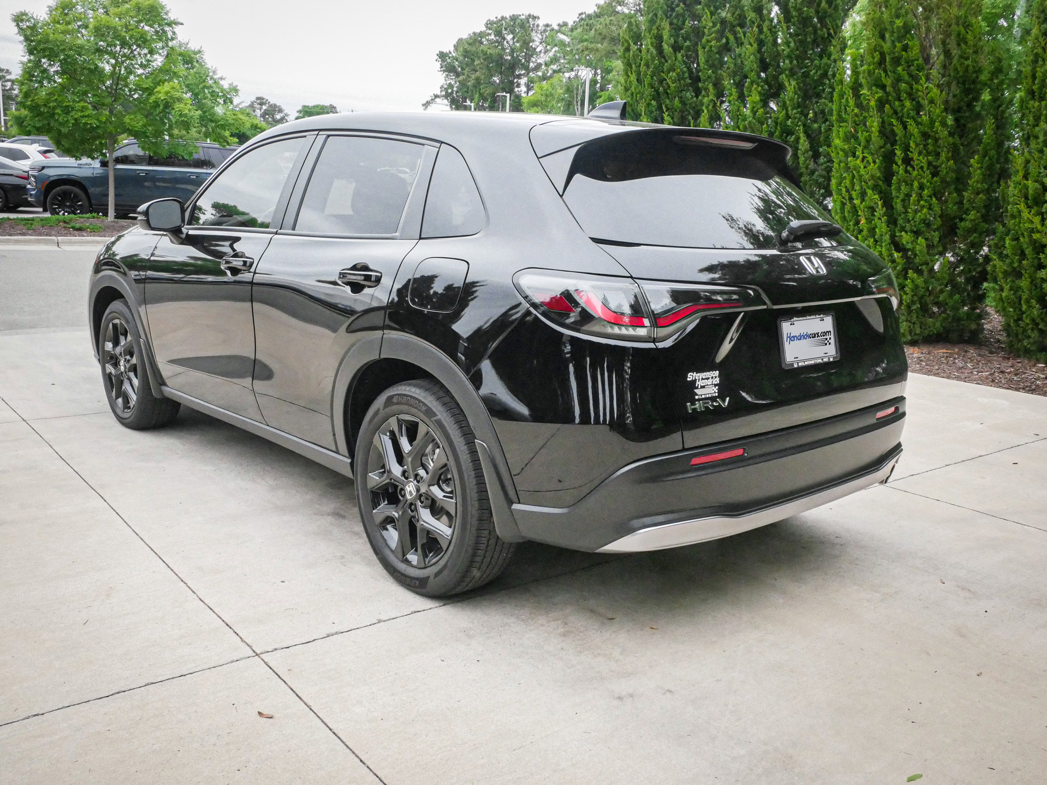 Used 2025 Honda HR-V Sport image 8