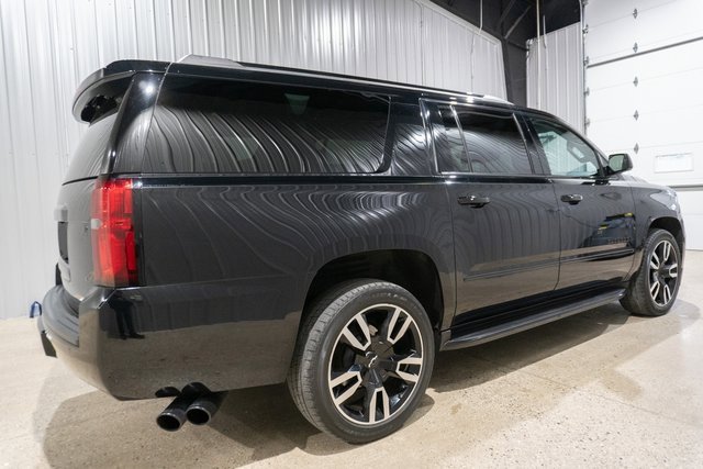 Used 2020 Chevrolet Suburban Premier image 7