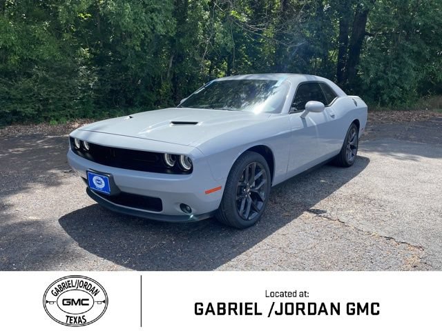 Used 2021 Dodge Challenger SXT w/ Driver Convenience Group RWD image 1