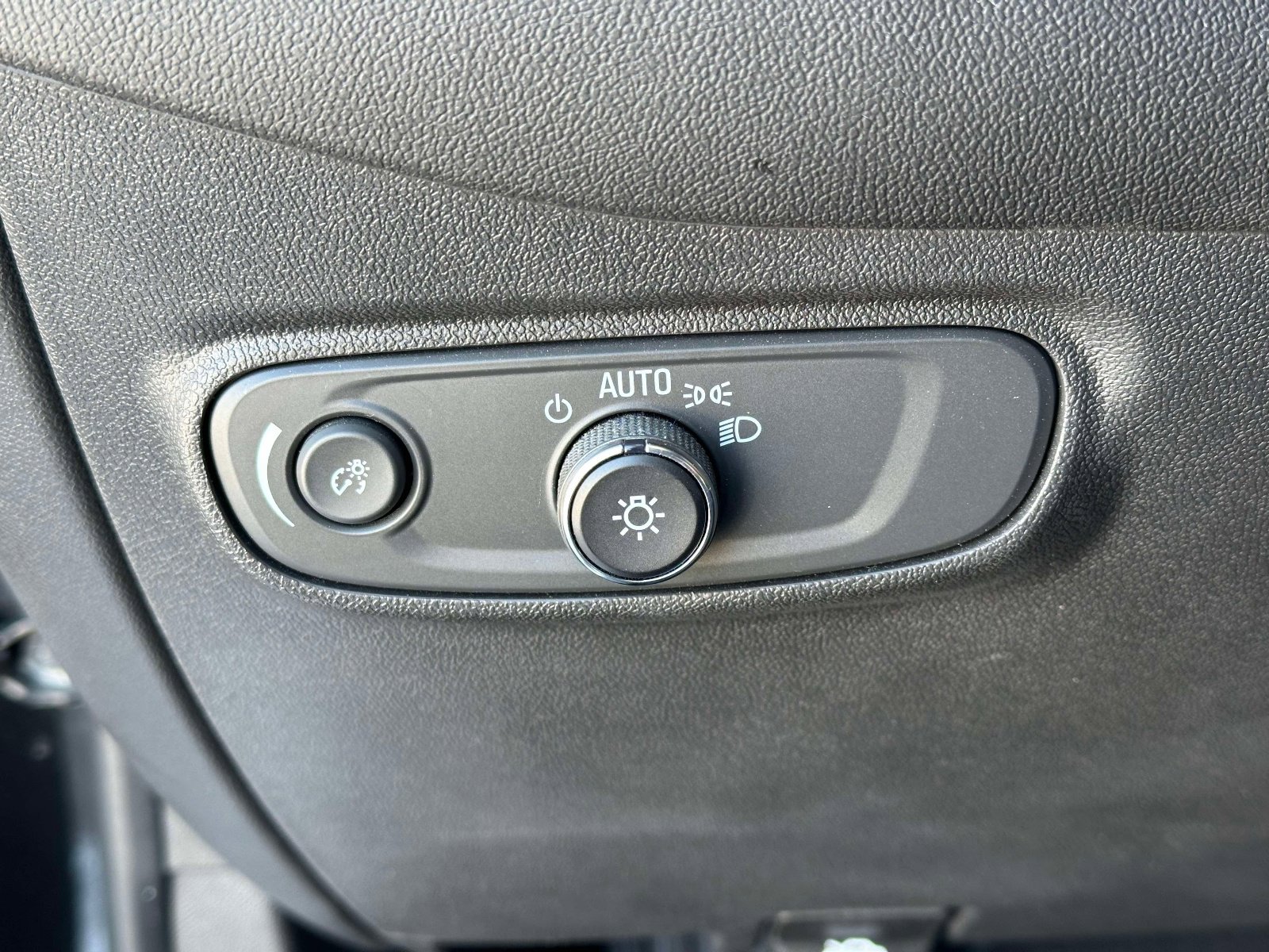 Used 2023 Chevrolet Equinox LT image 17