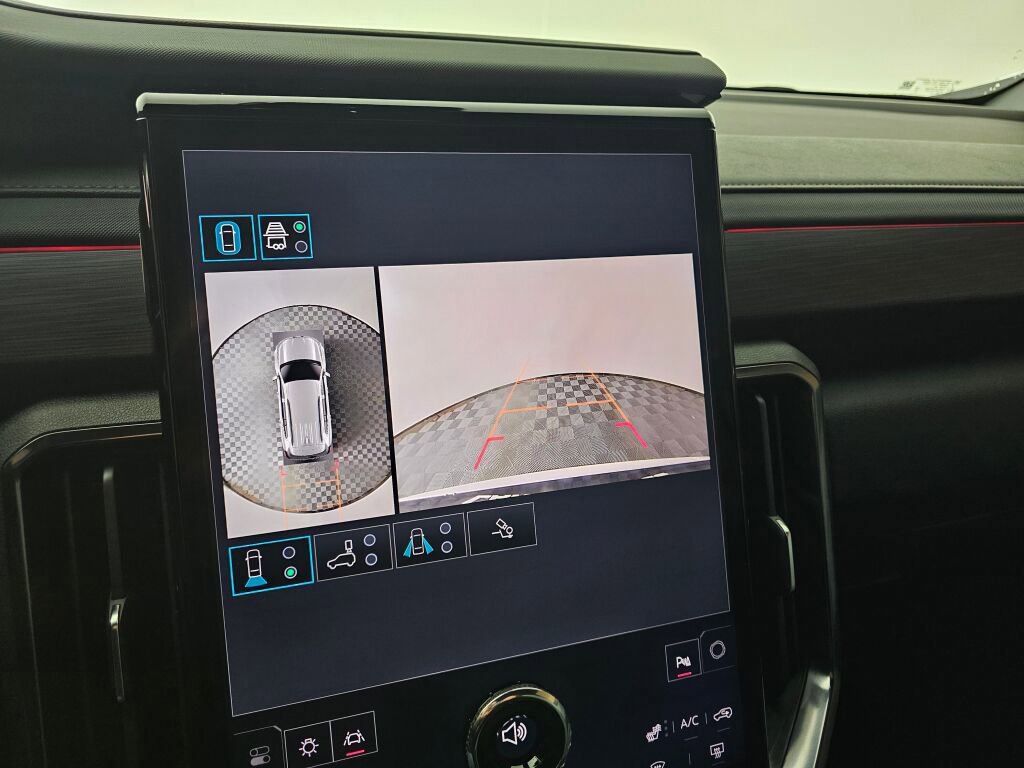 Used 2025 GMC Acadia AT4 image 29