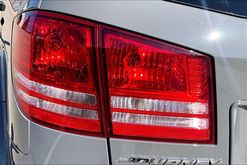 Used 2020 Dodge Journey SE w/ SE Popular Equipment Group image 23