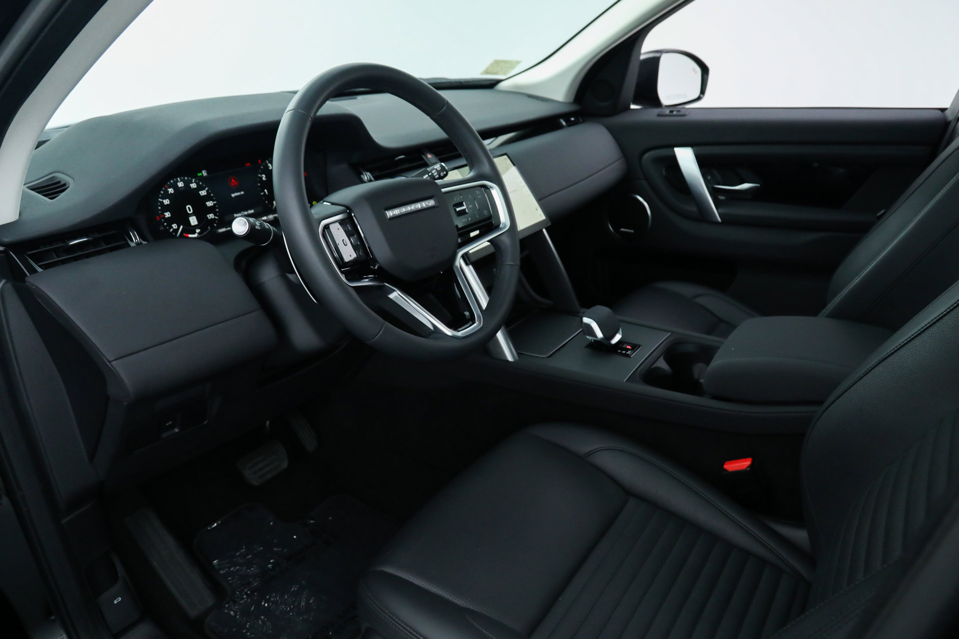 Used 2024 Land Rover Discovery Sport S image 22