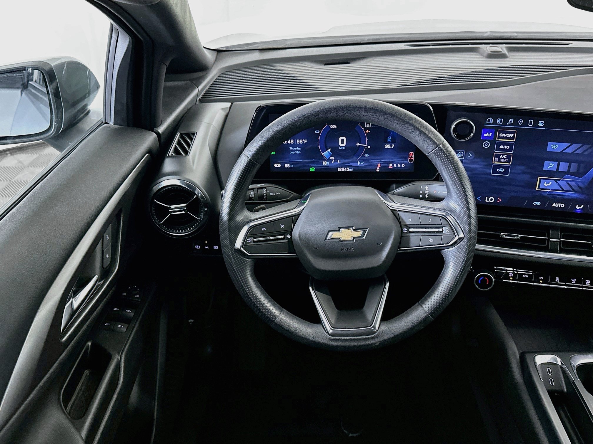 Used 2025 Chevrolet Equinox EV LT FWD image 18