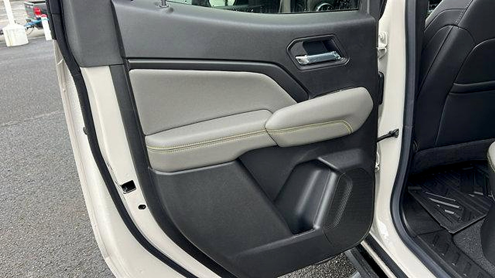 New 2026 Chevrolet Colorado ZR2 w/ Technology Package image 13