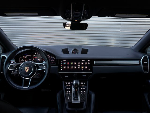 Certified 2022 Porsche Cayenne Platinum Edition image 14