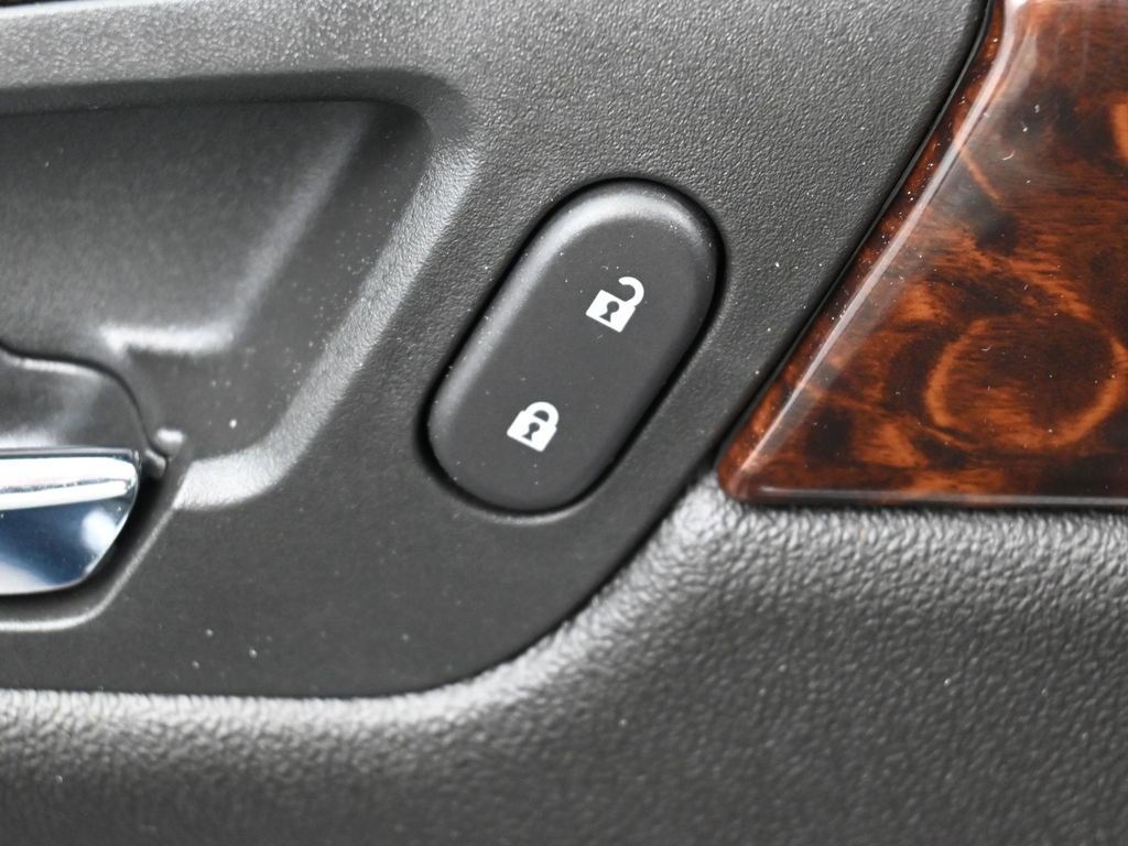 Used 2013 Chevrolet Impala LT w/ LT Sunroof Package image 14