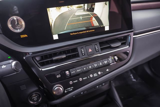 Certified 2023 Lexus ES 300h w/ Premium Package FWD image 15