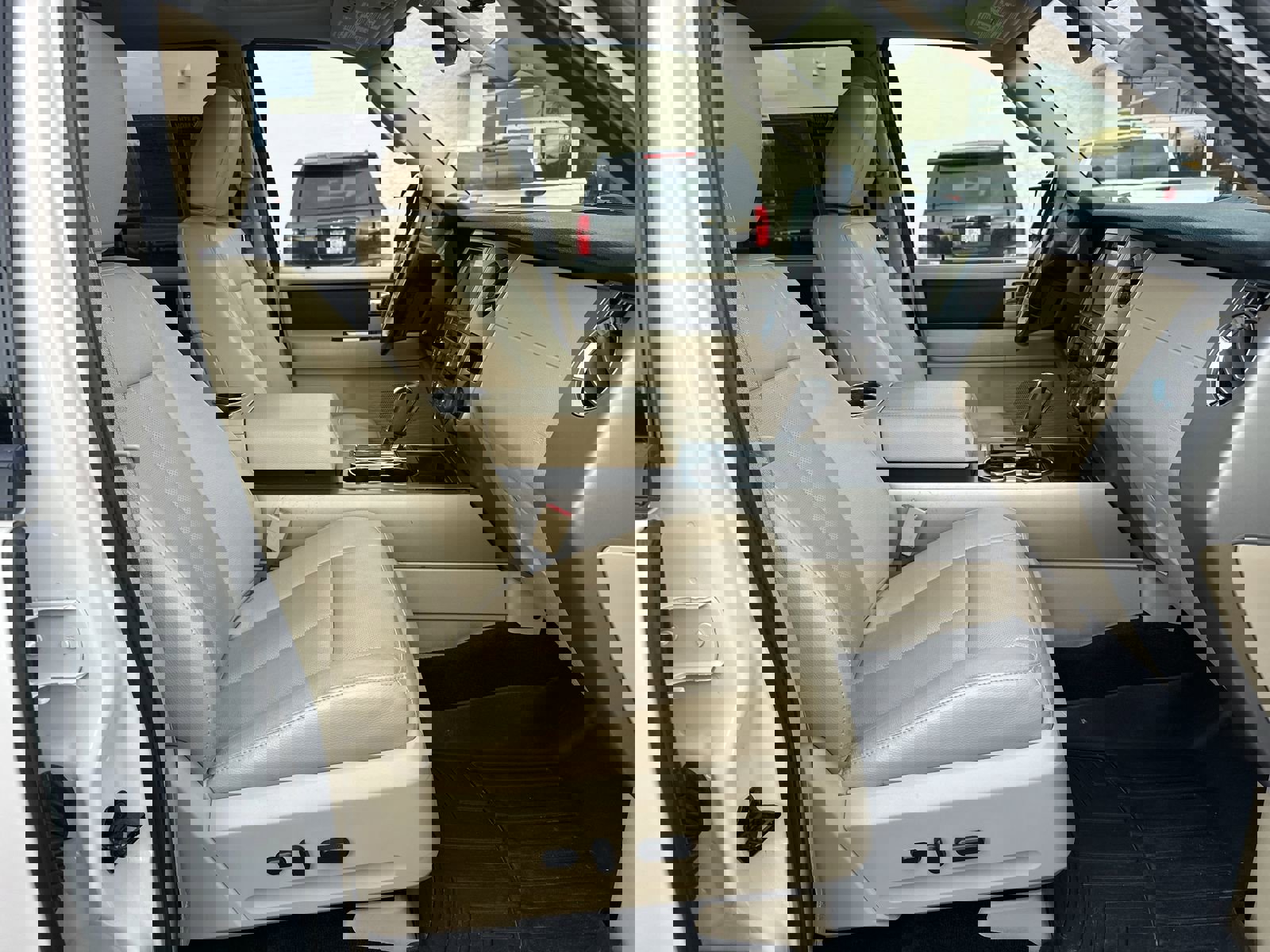 Used 2017 Ford Expedition Limited w/ Equipment Group 301A image 22