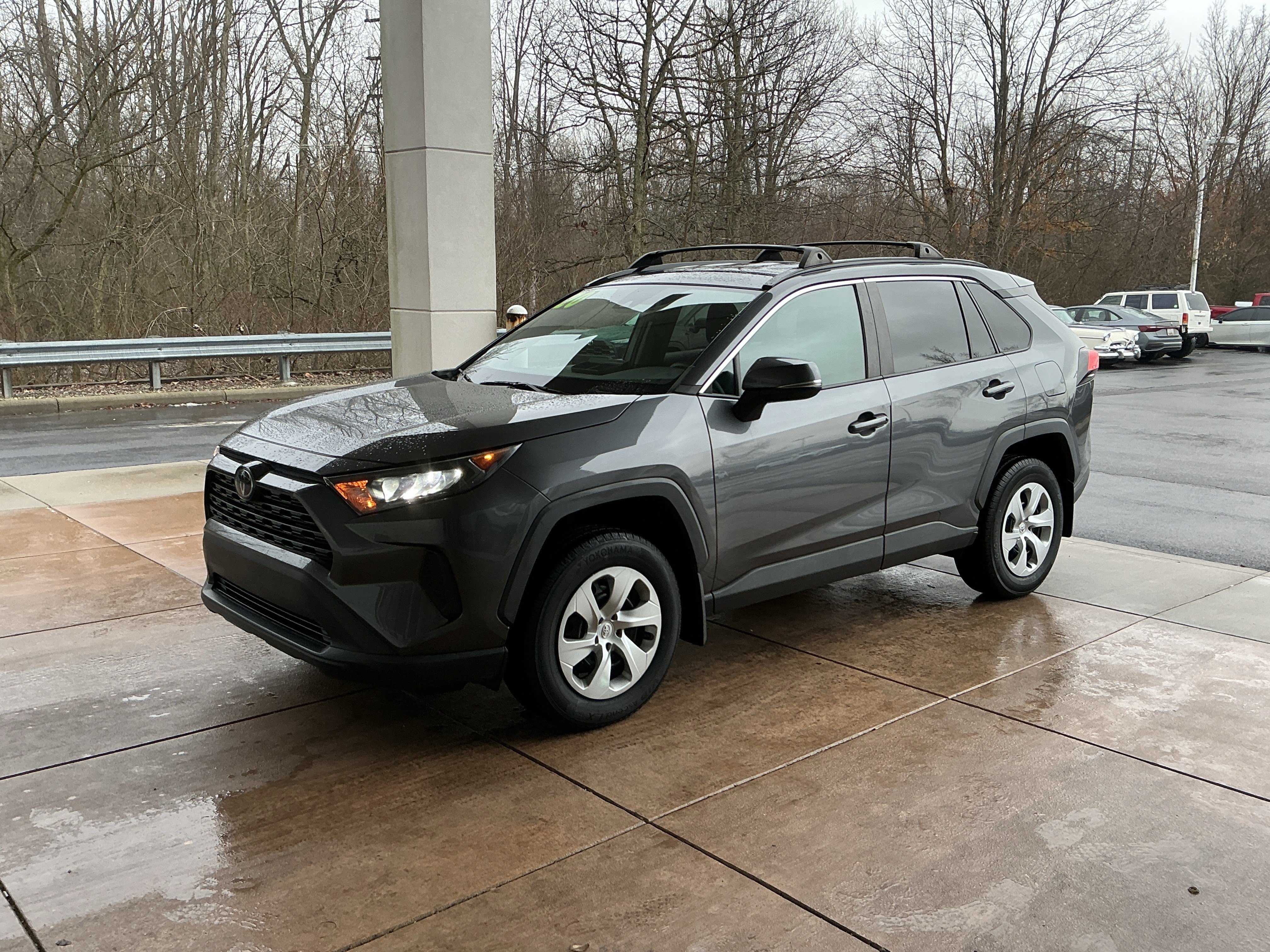 Used 2020 Toyota RAV4 LE image 3