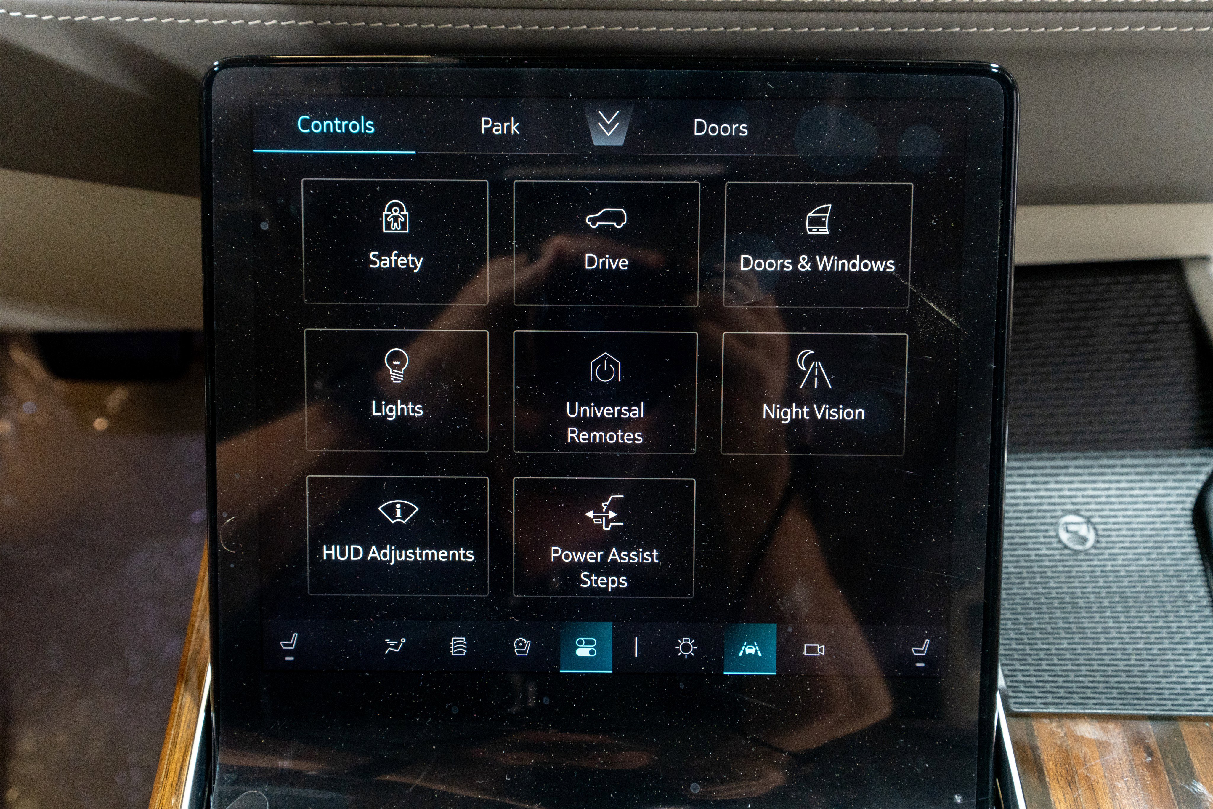 Used 2026 Cadillac Escalade Platinum Sport AWD/4WD image 30