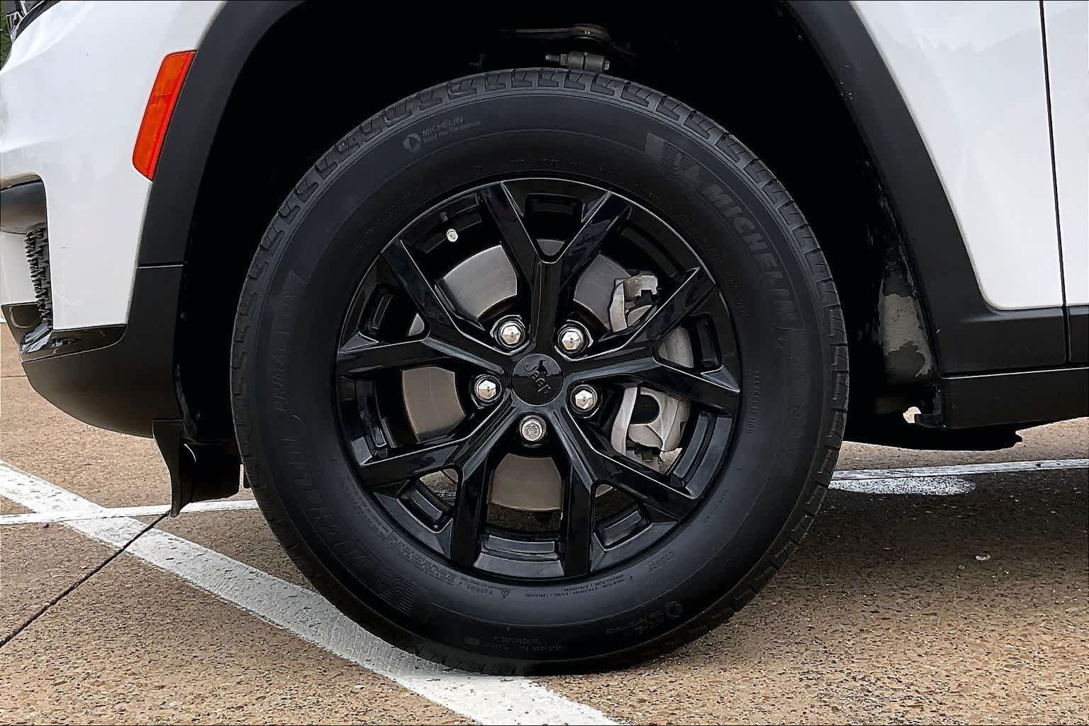 Used 2025 Jeep Grand Cherokee L Altitude RWD image 7