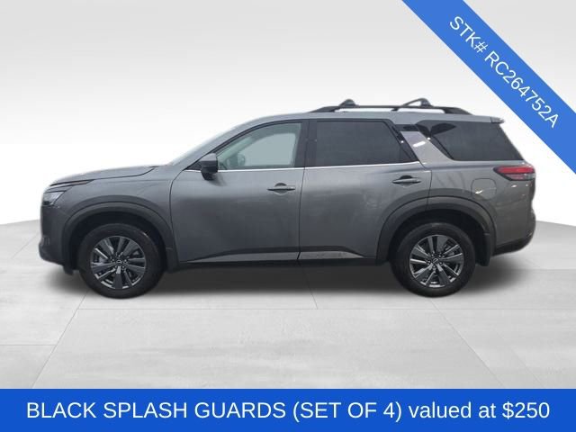 Used 2024 Nissan Pathfinder SV image 4