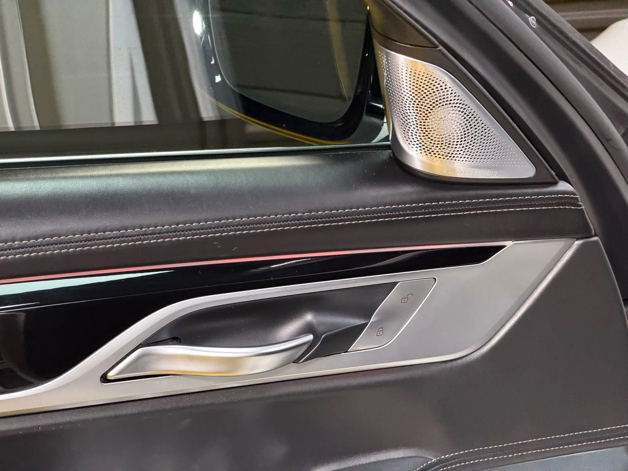 Used 2017 BMW 750i xDrive image 39