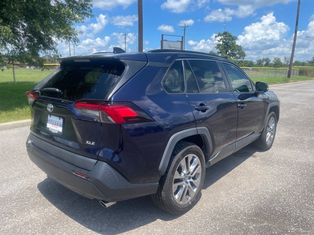 Used 2019 Toyota RAV4 XLE Premium FWD image 7