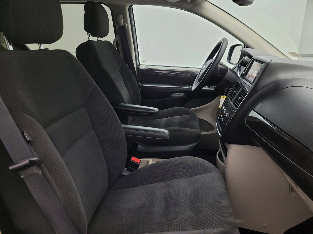 Used 2018 Dodge Grand Caravan SE w/ UConnect Hands-Free Group image 21
