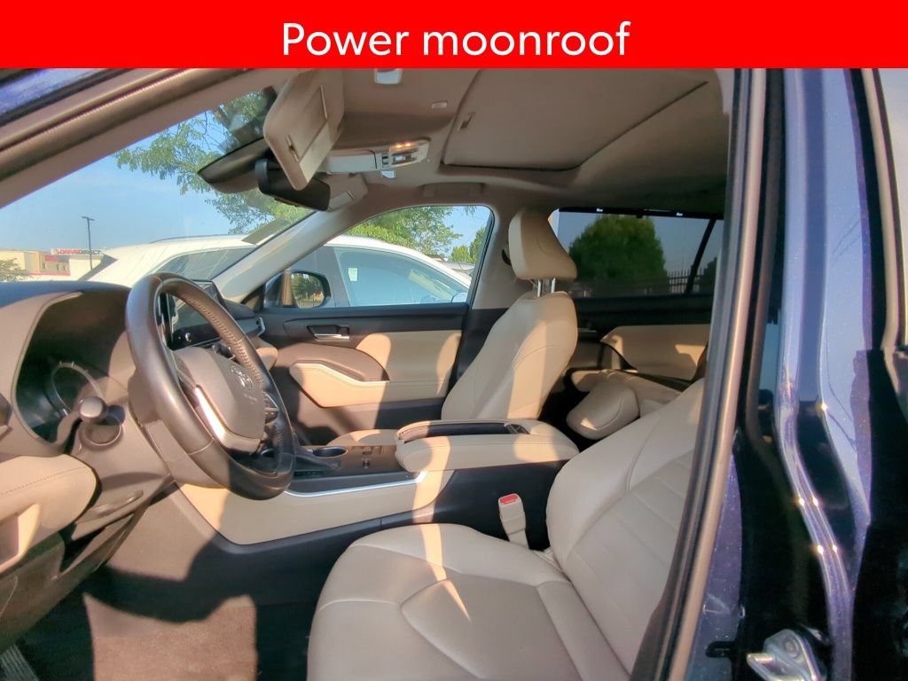 Used 2023 Toyota Highlander XLE AWD/4WD image 6