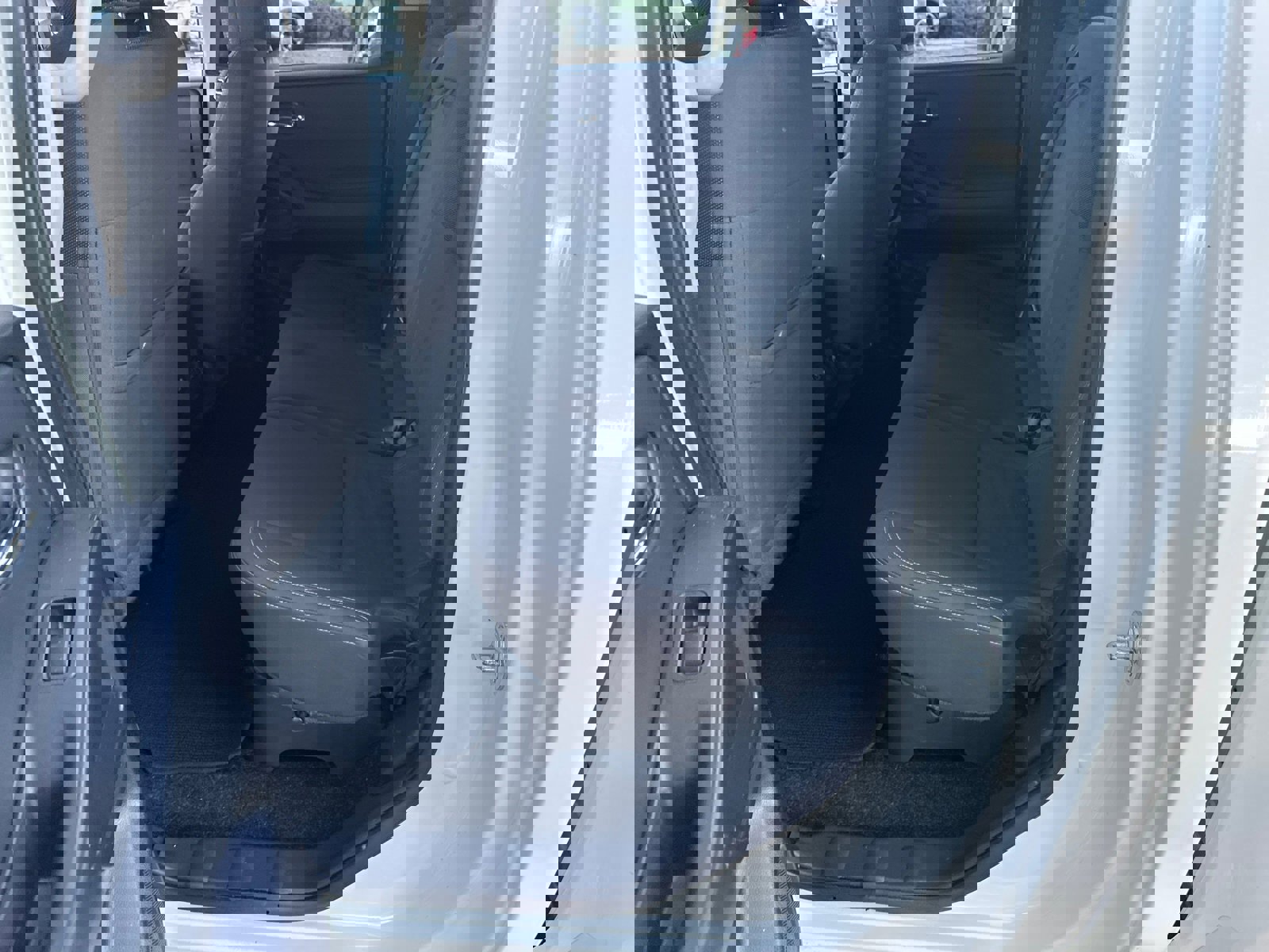 Used 2022 Nissan Frontier SV image 20