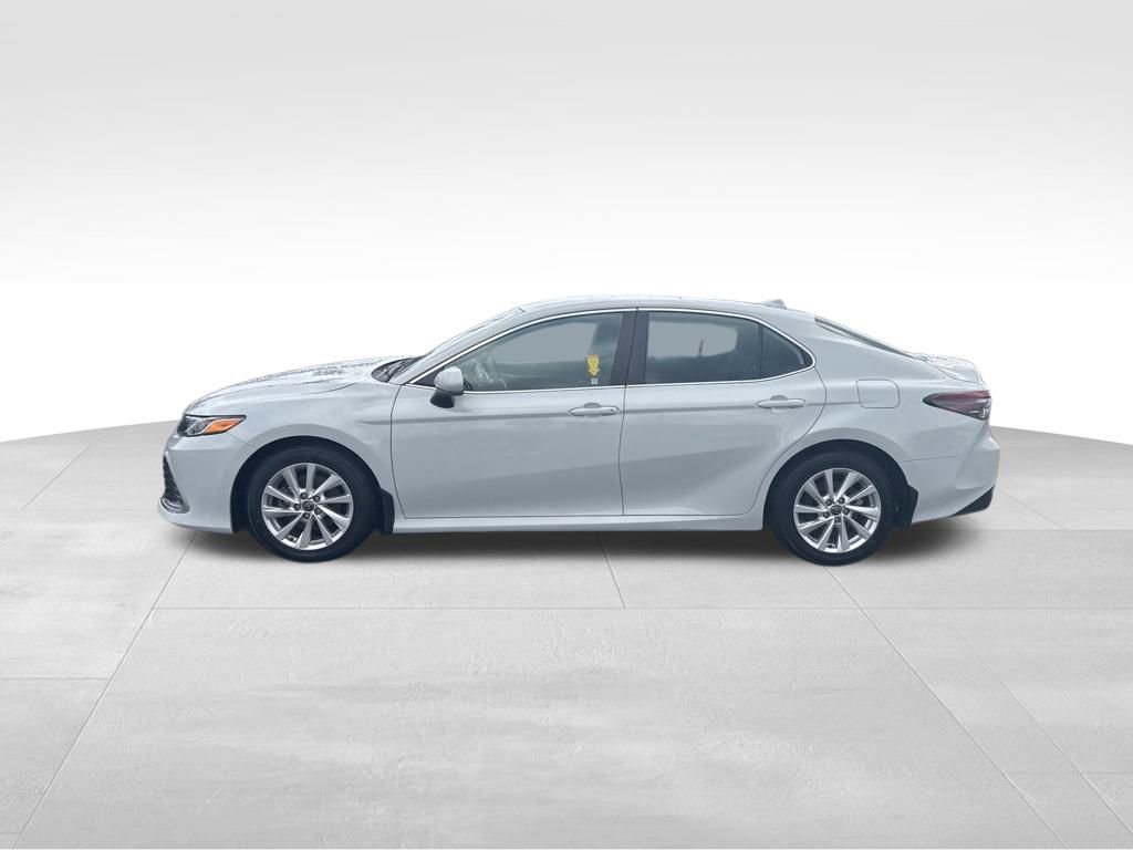 Used 2023 Toyota Camry LE image 2