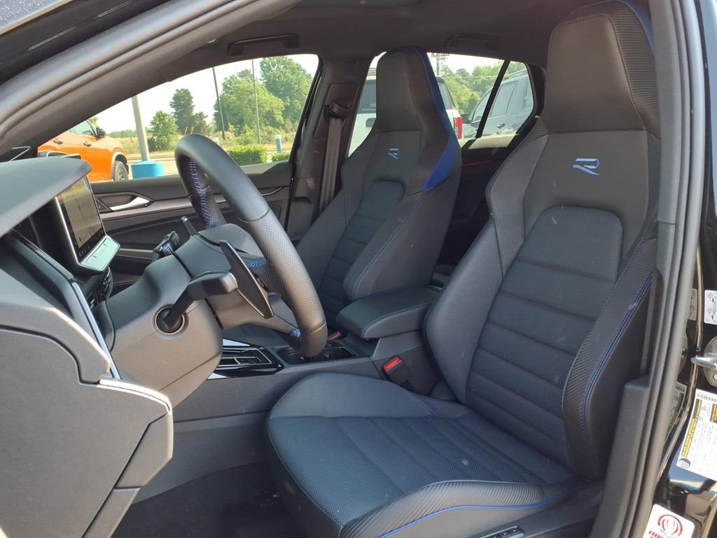 Used 2026 Volkswagen Golf AWD/4WD image 4