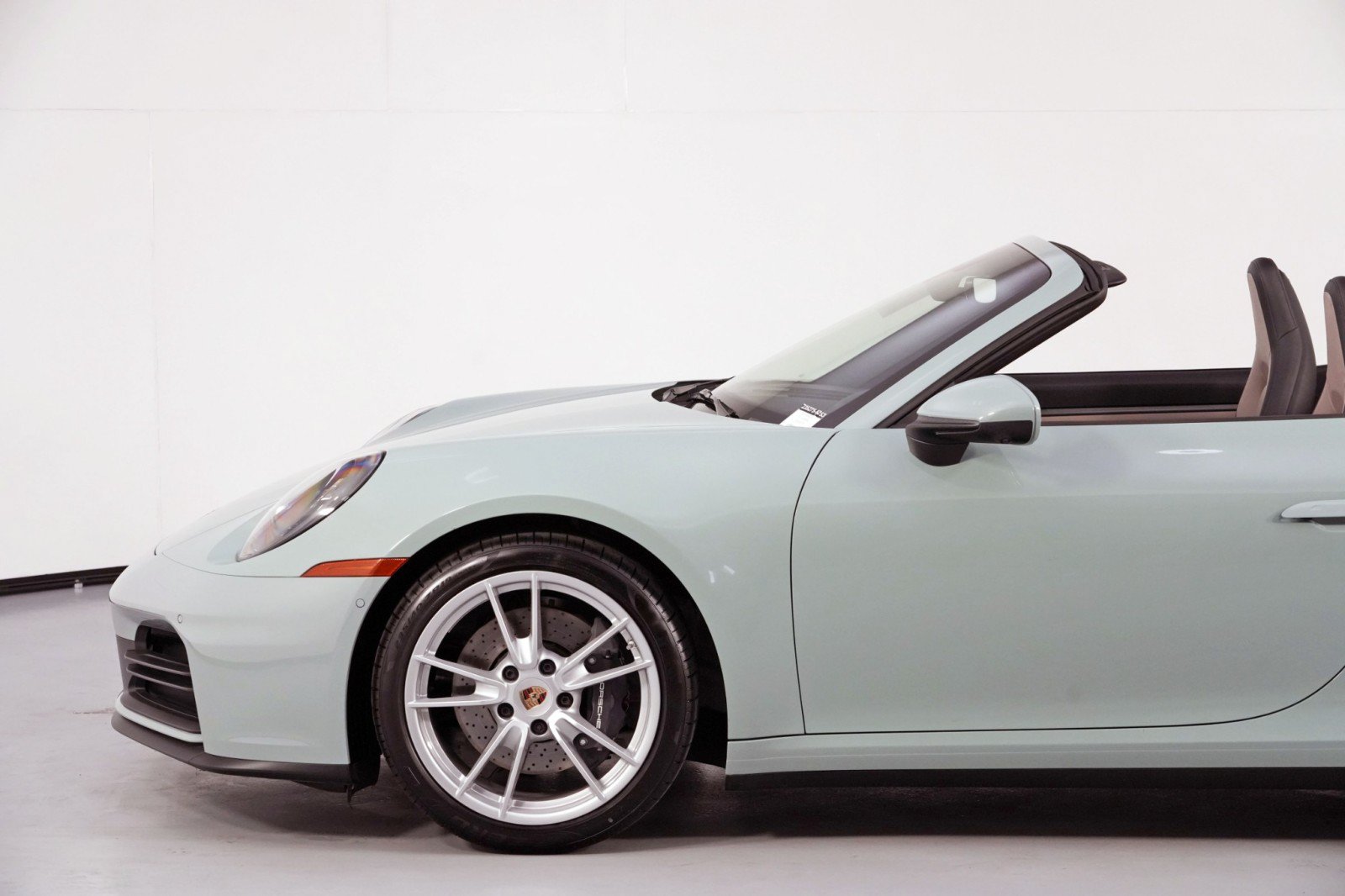 Used 2025 Porsche 911 Carrera RWD image 55