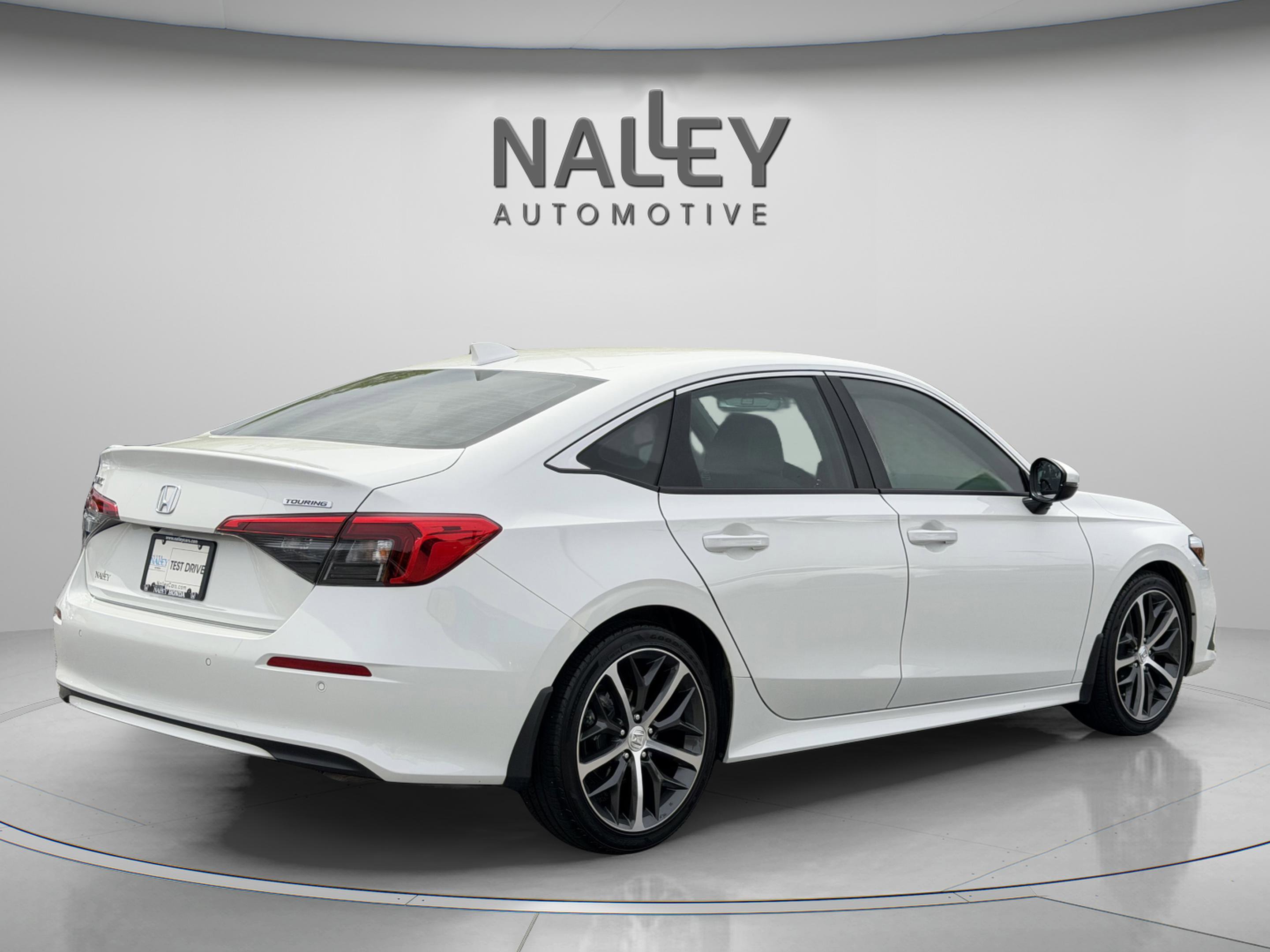 Used 2024 Honda Civic Touring image 4