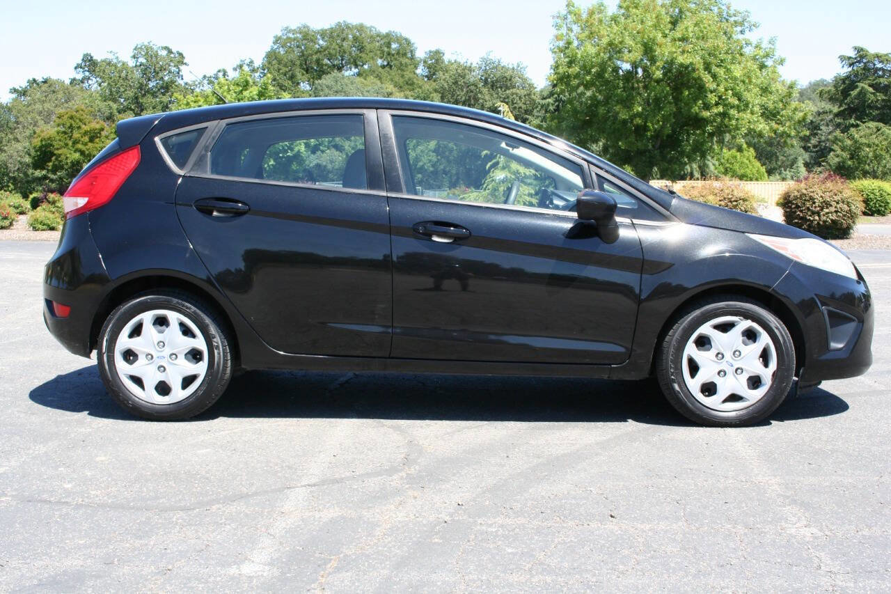 Used 2012 Ford Fiesta S FWD image 4