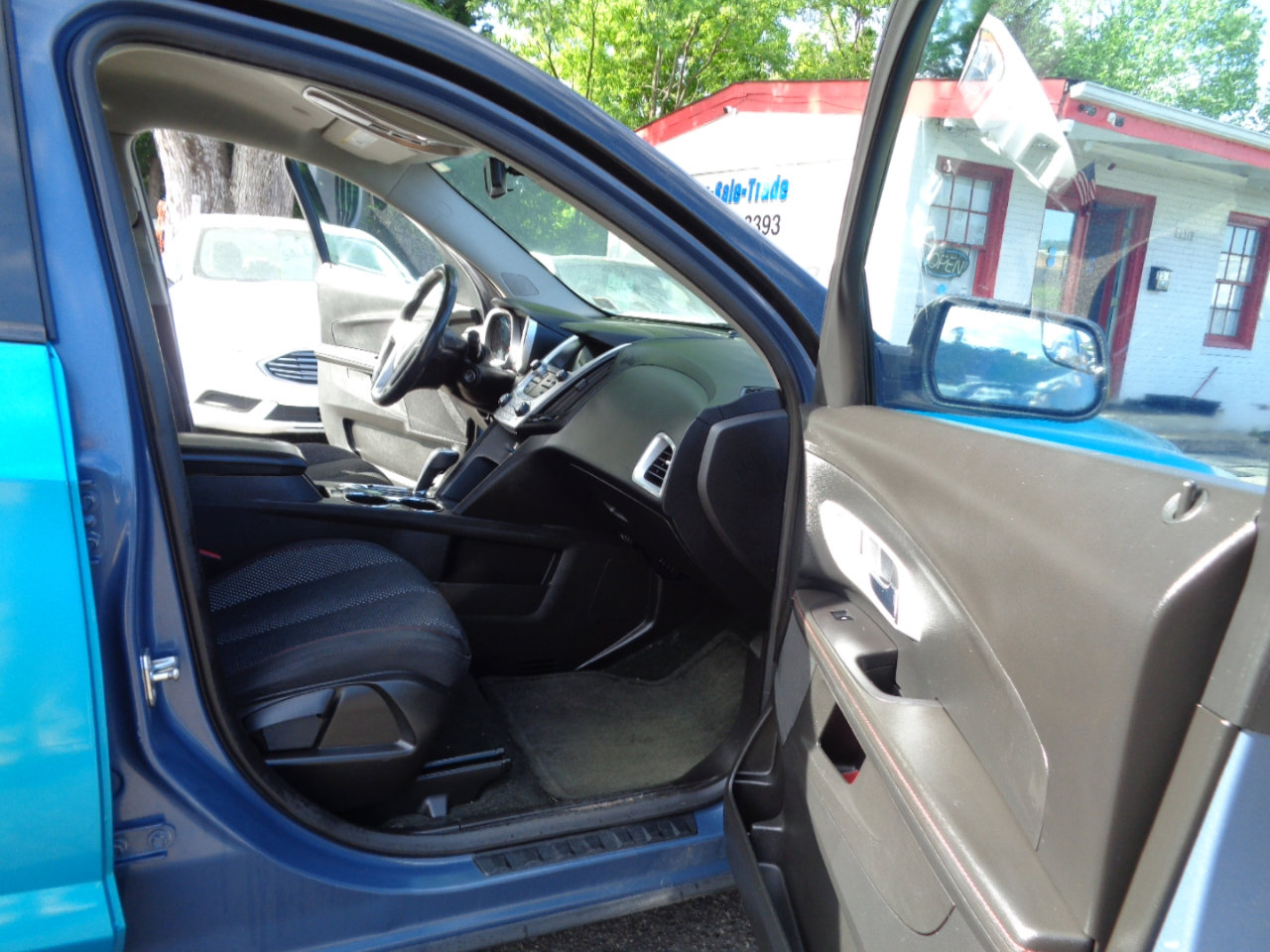 Used 2012 Chevrolet Equinox LT w/ Driver Convenience Package image 11