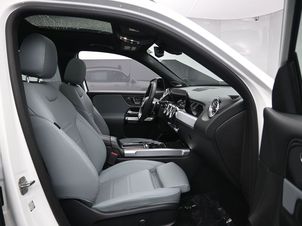 Used 2025 Mercedes-Benz GLB 35 AMG 4MATIC image 24