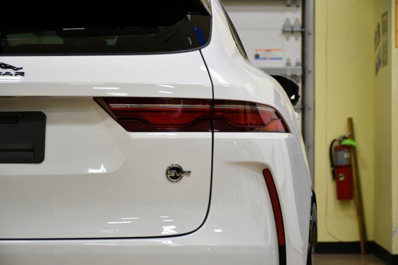 Used 2023 Jaguar F-PACE SVR AWD/4WD image 12