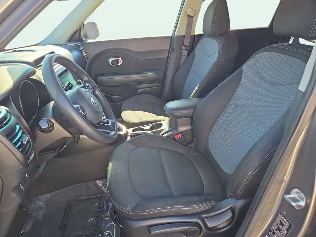 Used 2018 Kia Soul + image 19