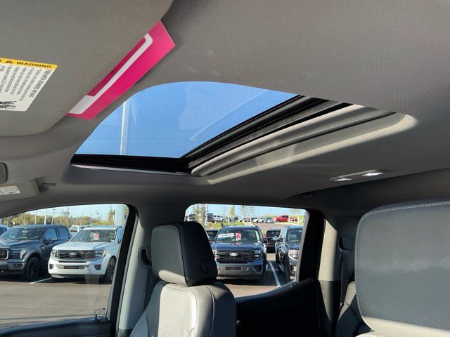 Used 2019 GMC Sierra 1500 SLT w/ SLT Premium Plus Package AWD/4WD image 32