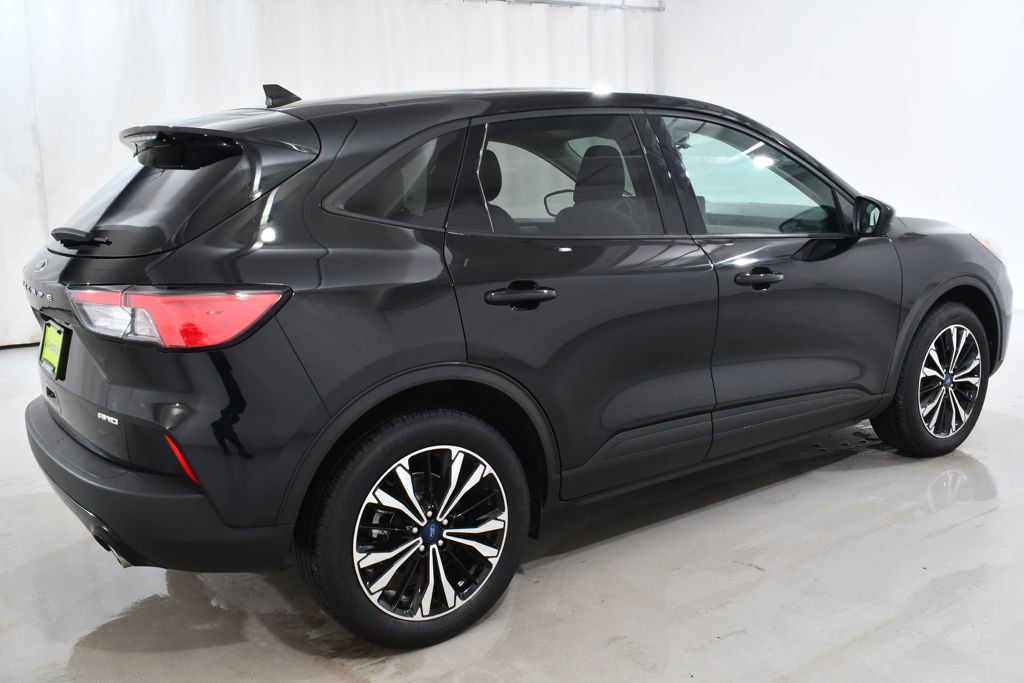 Used 2022 Ford Escape SE w/ SE Sport Appearance Package image 11