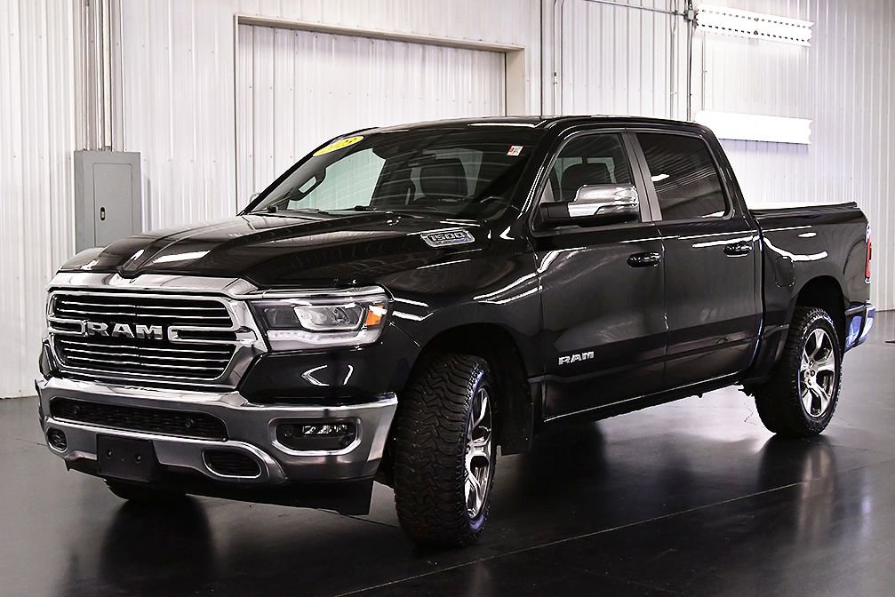 Used 2023 RAM 1500 Laramie AWD/4WD image 3