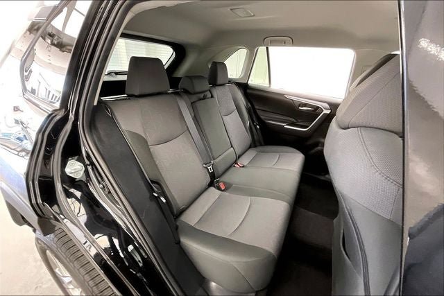 Used 2024 Toyota RAV4 XLE AWD/4WD image 18